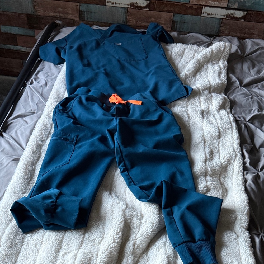 Figs “reef” Scrub set
